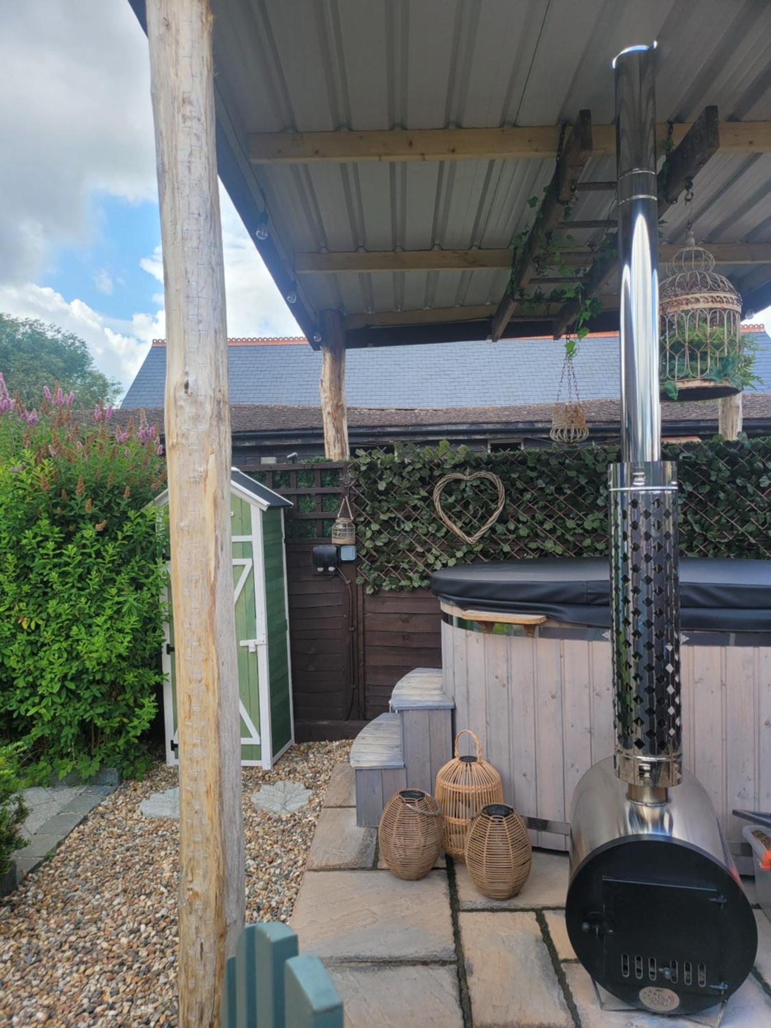 Birch Cottage With Private Wood Fire Hot Tub Harrietsham Εξωτερικό φωτογραφία